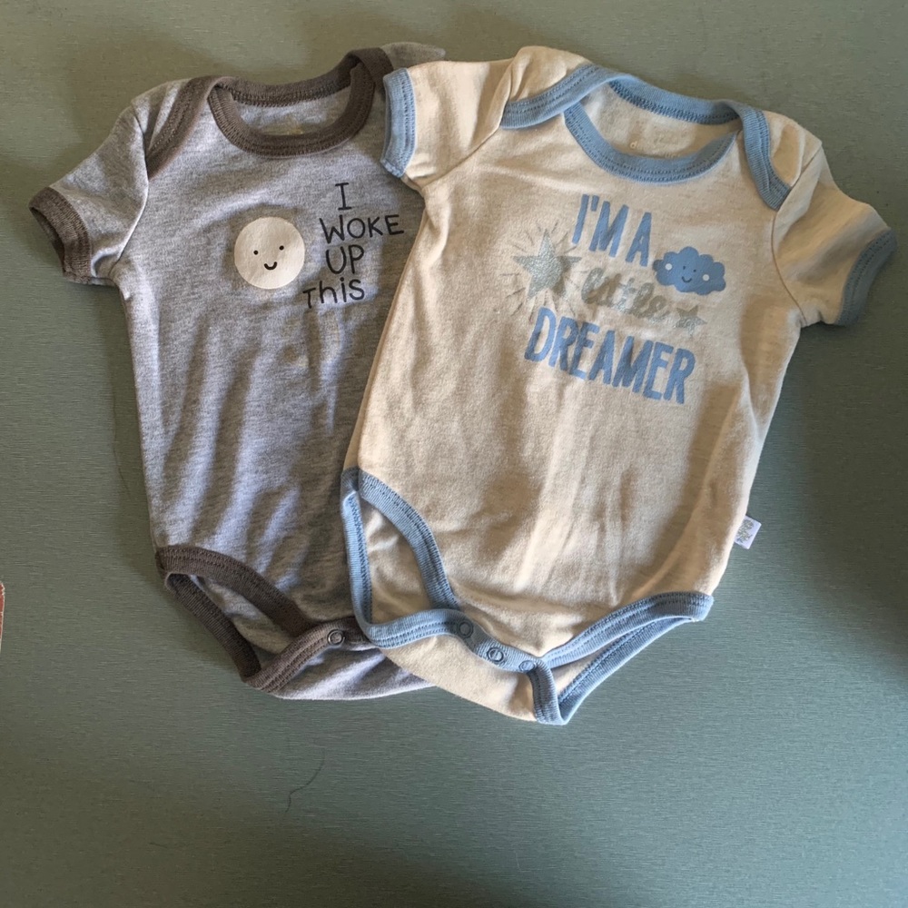 Sleepy theme shirts for babies